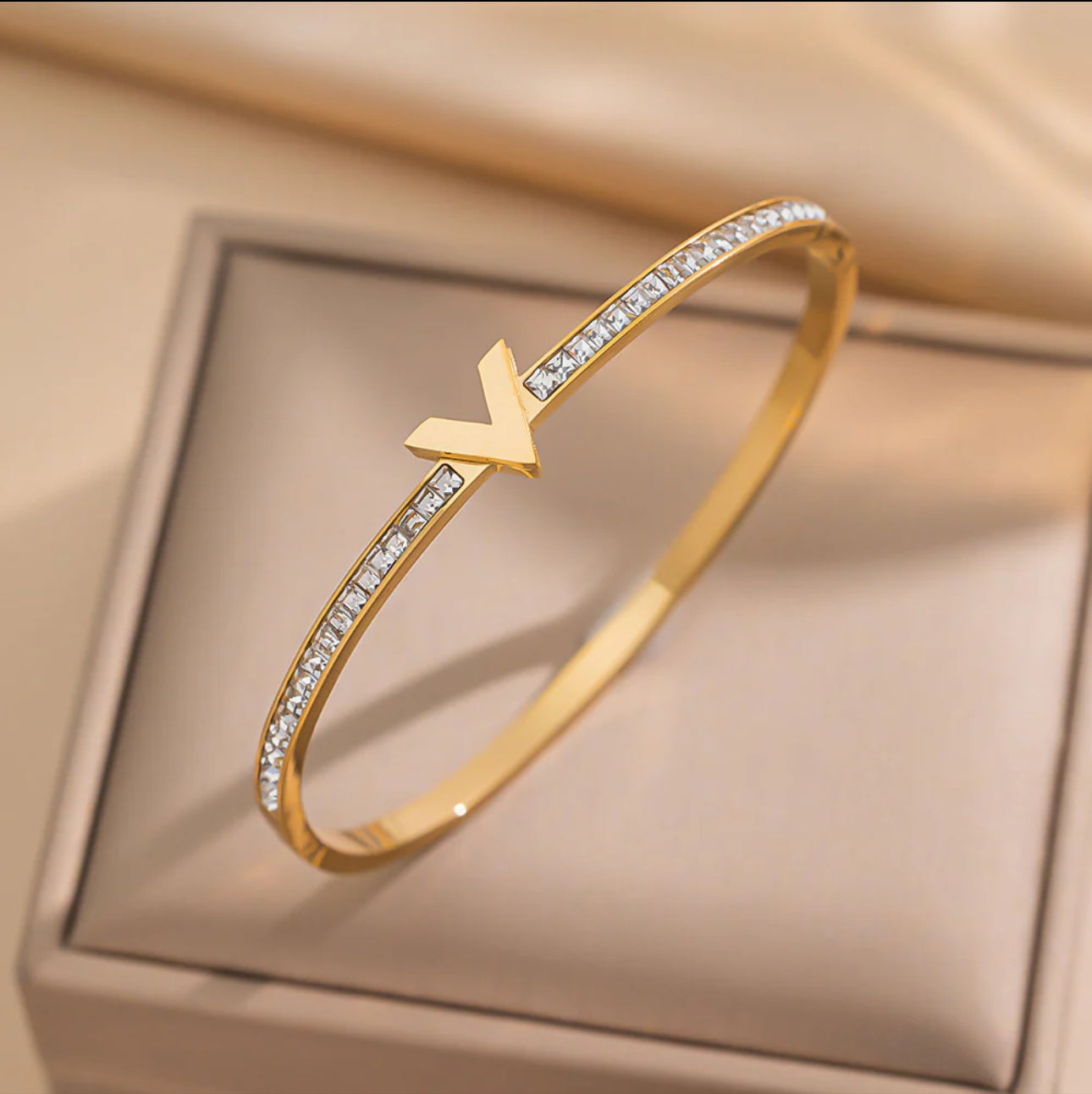 V Bangle