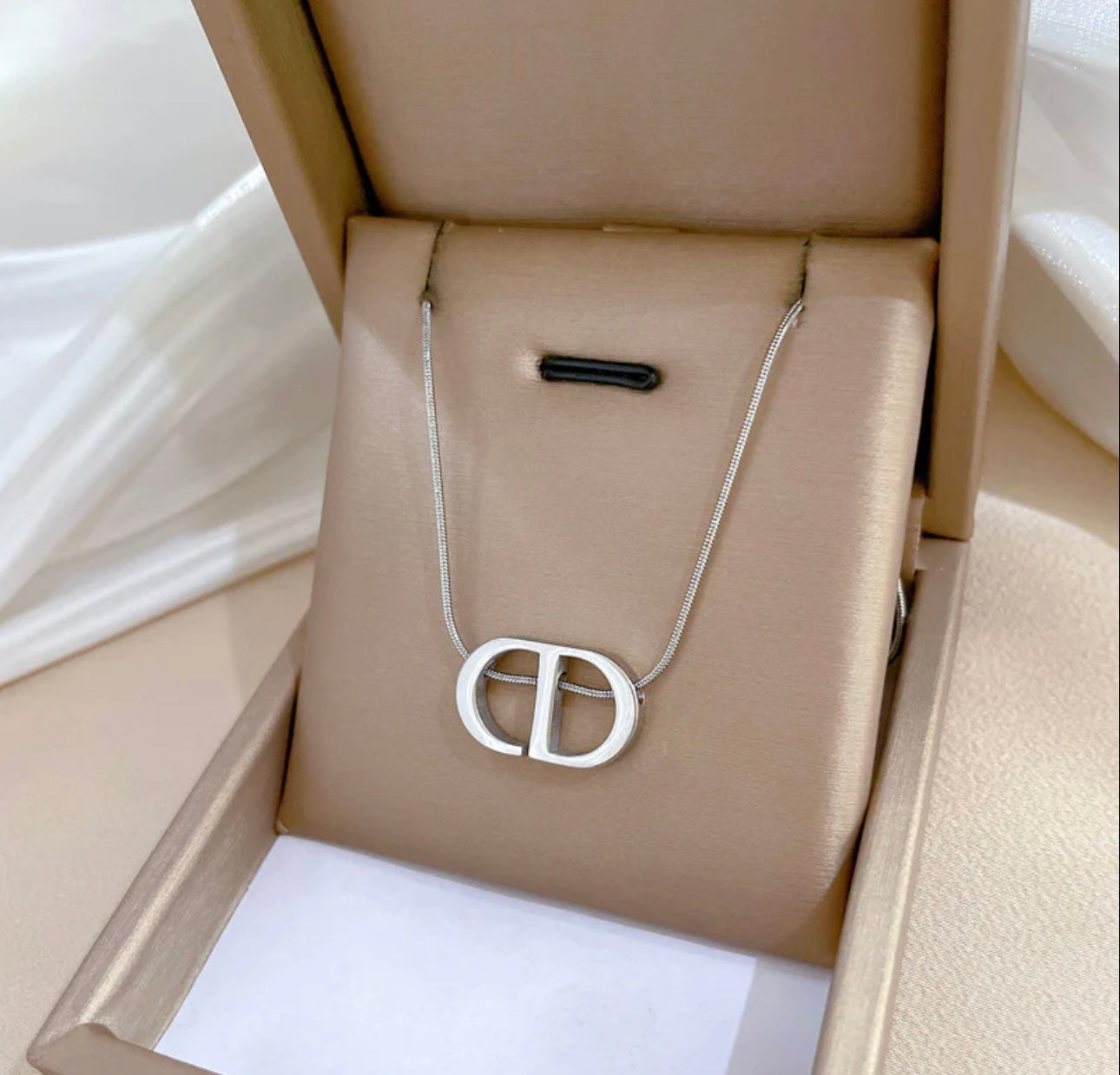 Chill Day Necklace (Silver)