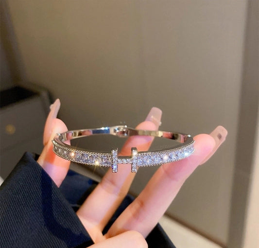 Luxe Bangle H (Silver)
