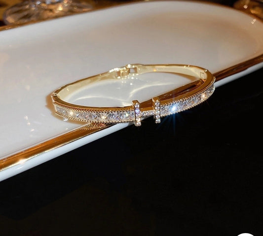 Luxe Bangle H (Gold)